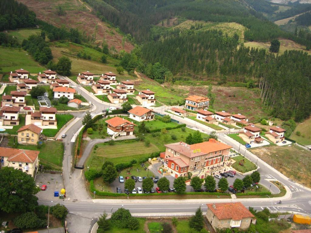 Hotel Erreka Гуэньес Экстерьер фото